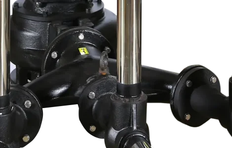 Cast iron manifold with flanged branches from the pump outlet