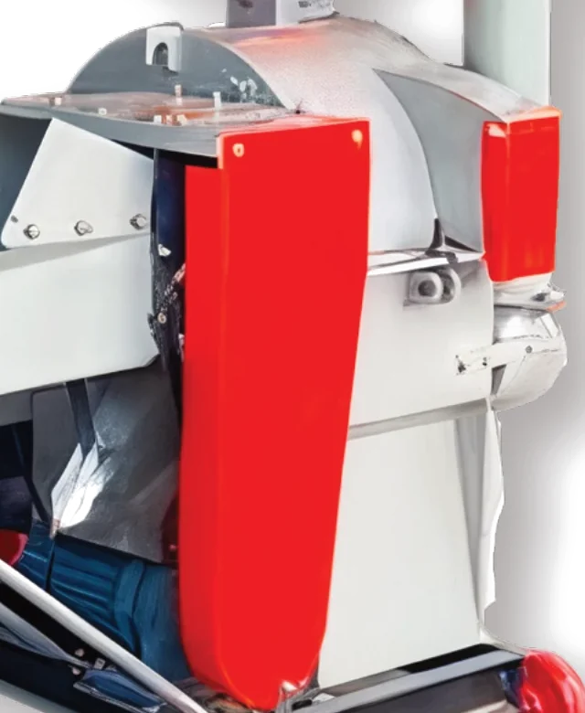 Cutting chamber behind its red guard